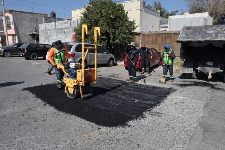 Ayuntamiento de Saltillo intensifica el programa de bacheo en zonas clave de la ciudad