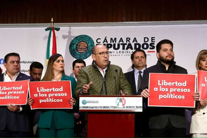 Exigen diputados del PRI libertad de presos políticos
