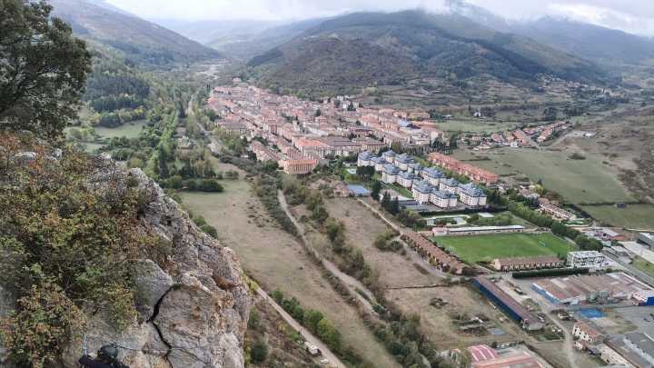 Ezcaray estrena su vía ferrata: Un referente para los expertos de la montaña que advierten de su dificultad