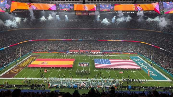 Madrid vibra con la fiebre de la NFL en la victoria en la prórroga de los Miami Dolphins