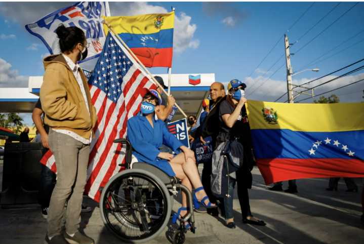 Cerca de 250.000 inmigrantes venezolanos perderán este viernes sus protecciones frente a las deportaciones en EE.UU.