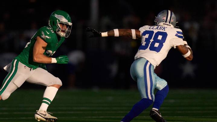 After his hometown school’s viral video, Alijah Clark lands a viral hit of his own in Cowboys