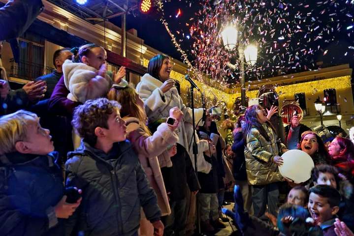 Ronda inaugura su alumbrado navideño con más de 1,5 millones de microbombillas