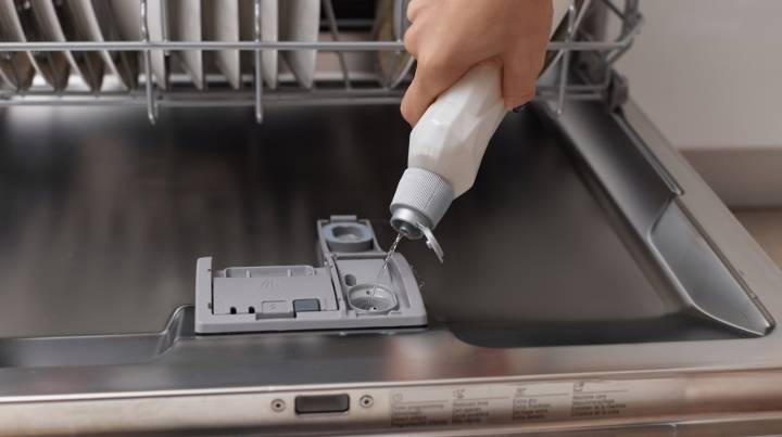 [10 Min] 10 Unexpected Uses For Rinse Aid Around The House