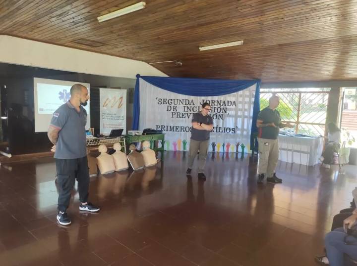 Puerto Leoni: docentes, policías y bomberos se capacitaron en primeros auxilios