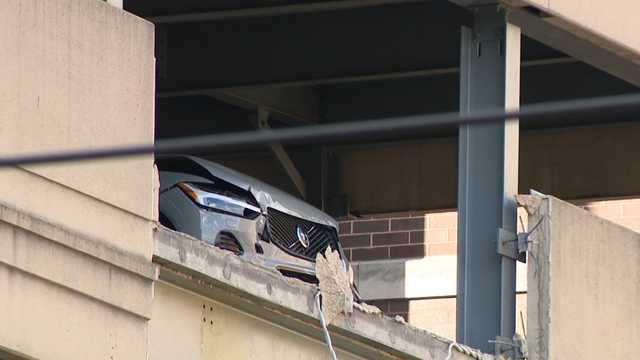Vehicle crashes into UPMC Shadyside Hospital parking garage barrier