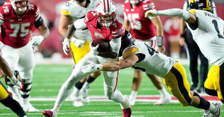 Wisconsin loses running back Dilin Jones and center Jake Renfro for the rest of the season
