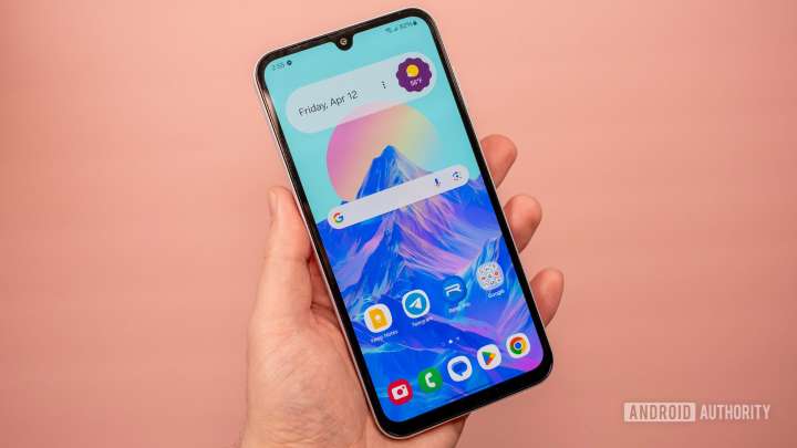 I’m my family’s tech expert, and this is the cheap Android phone I told my mom to buy