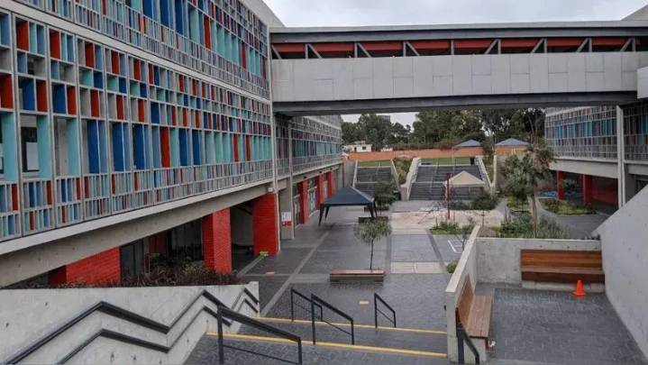 Colegio Roosevelt es multado con más de S/ 141,000 por exponer a alumnos a "material bibliográfico inadecuado": ¿Qué pasó?