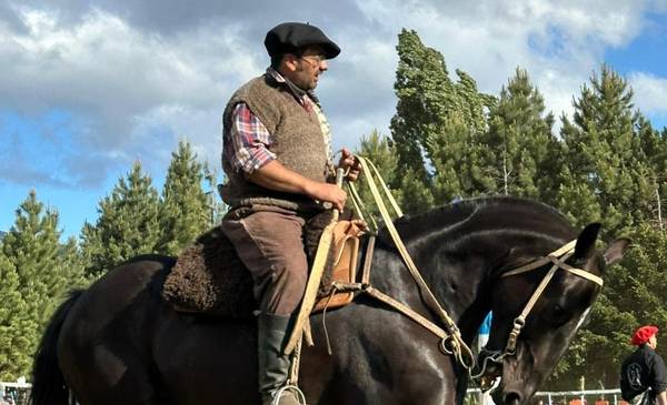 Apadrinador y domador de Corcovado donó un novillo para la delegación de Jesús María