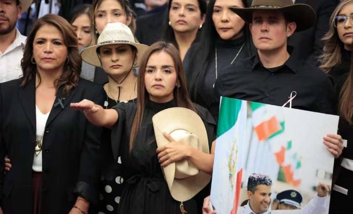 Grecia Quiroz asume la municipalidad de Uruapan en un llamado a la paz