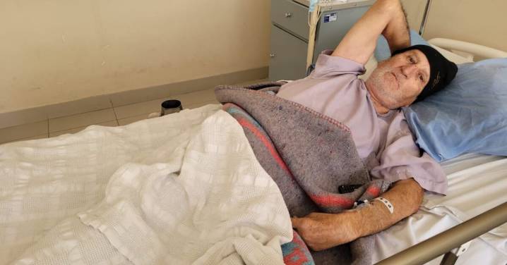 Adulto mayor permanece más de dos semanas en hospital sin ser recogido