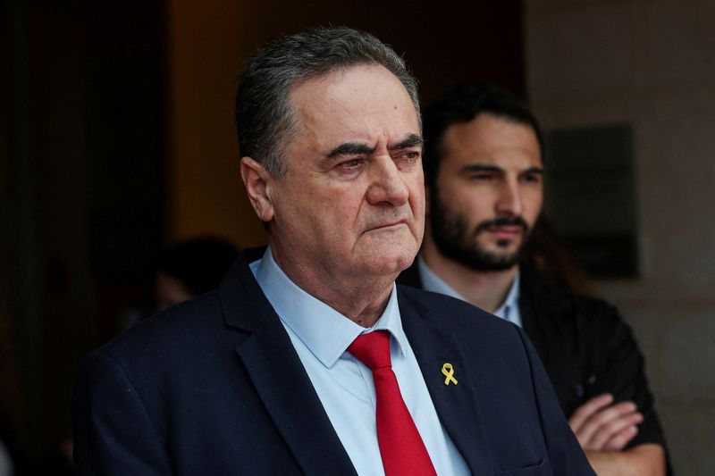 Israeli defence minister says he intends to close public radio station