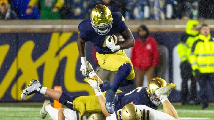 Notre Dame RB Jeremiyah Love scores the craziest TD you will ever see