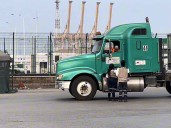 Por megabloqueo, suspenden operaciones en aduana de Manzanillo