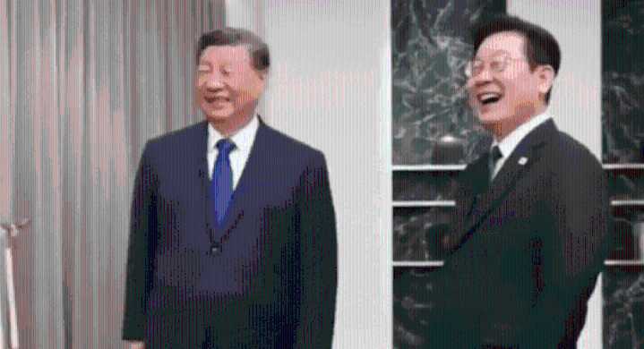 Watch: South Korean President receives Xiaomi phones as gifts from Xi Jinping; jokes 'is the line secure'?