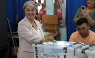 Chile: la oficialista Jara enfrentará al ultraderechista Kast en el balotaje