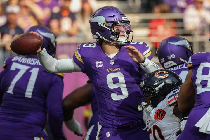 Vikings need 3rd straight win over Packers at Lambeau Field to boost their fading playoff hopes