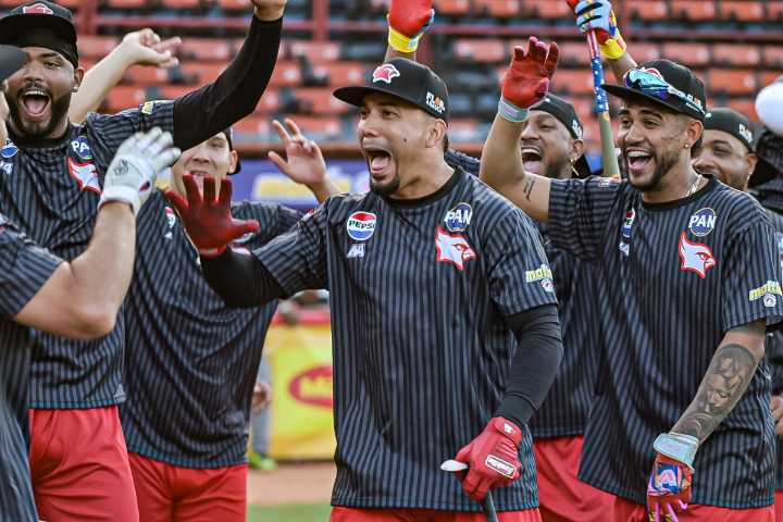 Balita Ortega firma gran noche ofensiva y se consolida como el mejor bateador del Cardenales