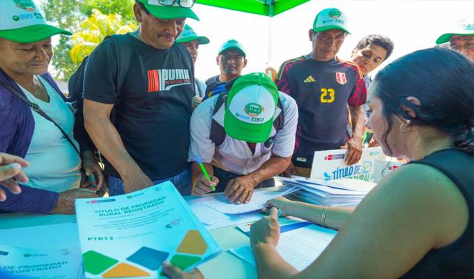 MIDAGRI:  Nueve Comunidades nativas recibieron sus títulos de propiedad en Loreto