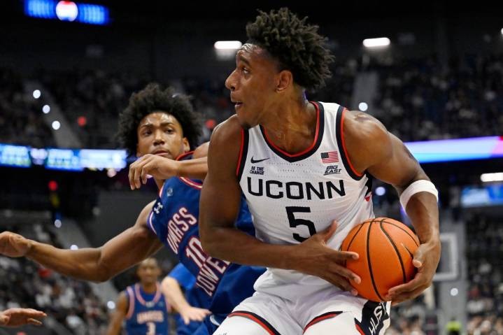 UConn men's basketball dominates UMass Lowell, 110