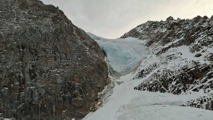 Mueren cinco turistas, entre ellos una joven de 17 años, por culpa de una avalancha