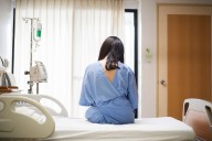 She Woke Her Boyfriend in the Night, Begging Him to Take Her to the ER. His Response Shattered Their Relationship