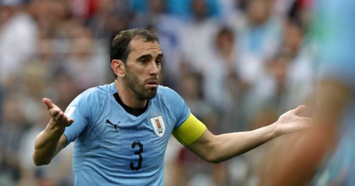 Nuevo portazo para el Loco: Godín sorprende y rechaza la oferta de Marcelo Bielsa en Uruguay