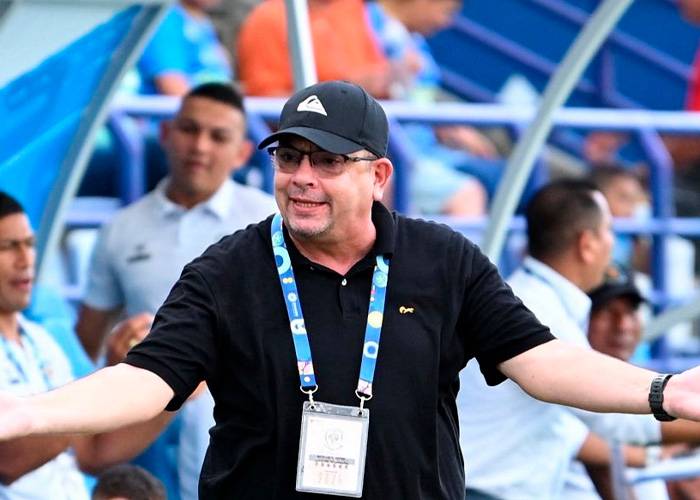 Álvaro Hernández, renunció como DT de Jaguares de Córdoba