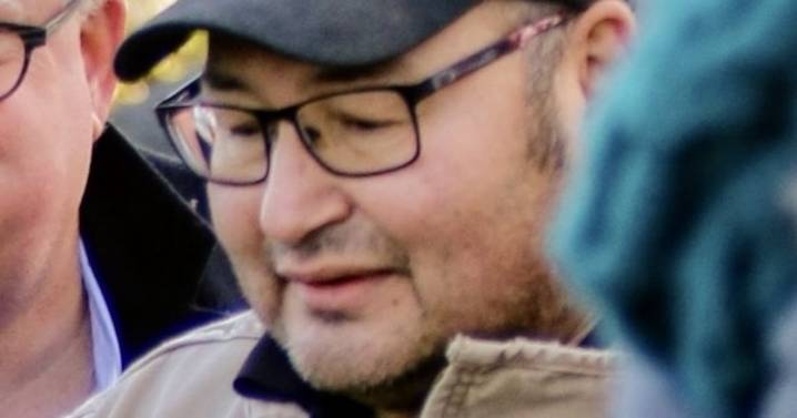 Stunned Historians Find Artifact Older Than the Pyramids in Wisconsin Lake