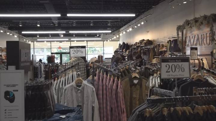 Macon shops brace for record holiday shopping weekend, experts urge caution as online scams surge