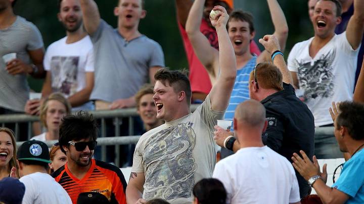 Cricket 2025: Fans allowed to keep cricket balls hit into crowd during first over of WBBL and BBL games, Big Bash League, Westpac