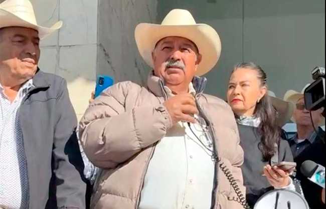 Toman agricultores aduana internacional en Ciudad Juárez