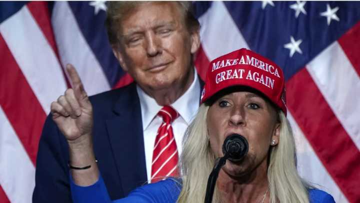 “Me llamó traidora”: cómo el caso Epstein divide al movimiento MAGA y enfrenta a Trump con una de sus más fieles aliadas