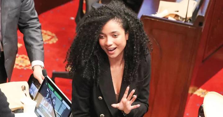 Fundación San José deja sin validez los títulos de Juliana Guerrero por falta de registros académicos