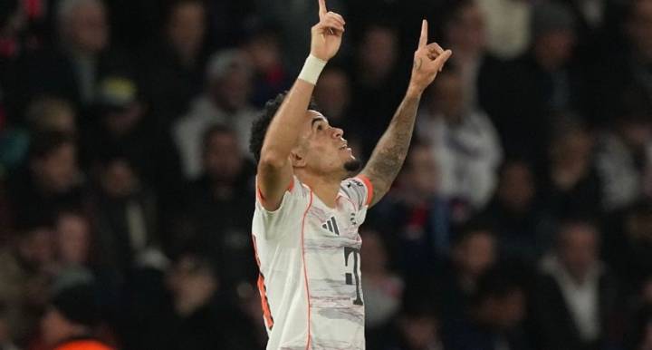 Bayern Múnich toma drástica decisión: sanción de tres partidos para Luis Díaz tras expulsión ante el PSG -