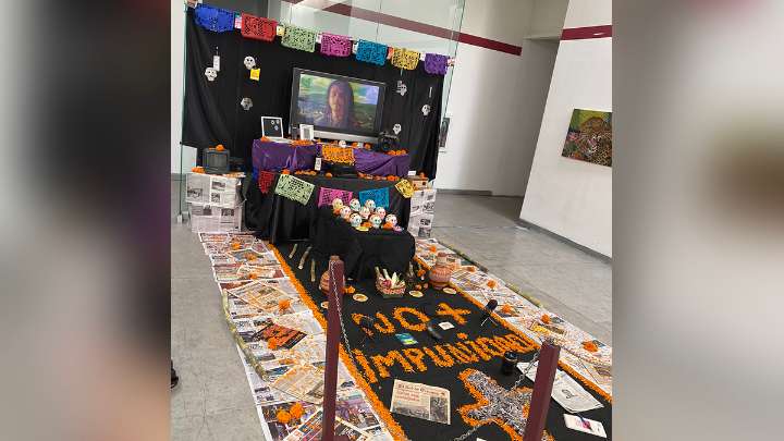 Crean altar de muertos en Tijuana dedicado a periodistas mexicanos asesinados en 2025