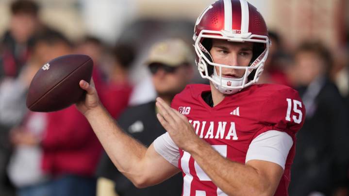 Fernando Mendoza throws 4 TDs to lead No. 2 Indiana over Wisconsin 31