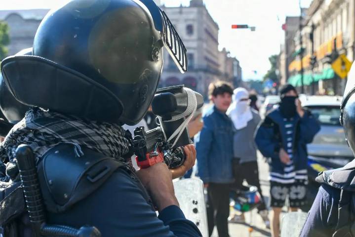 Detienen a joven luego de enfrentamiento entre estudiantes y granaderos