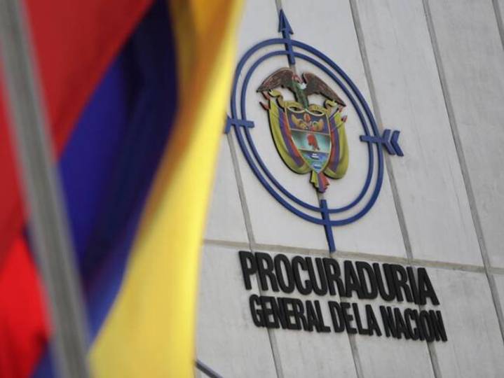 Procuraduría suspende al general Huertas y a Wilmar Mejía por escándalo de infiltración de disidencias en la inteligencia