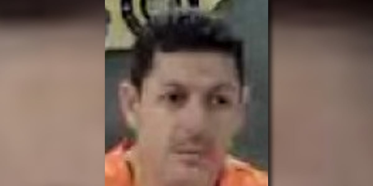 Previously deported felon accused in Tucson homicide makes court appearance