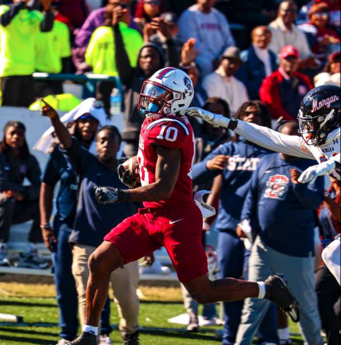 Atkins throws 2 TD passes and South Carolina State wins showdown with Hornets for MEAC title