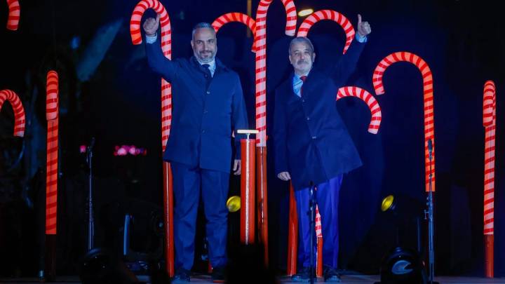 El alcalde palestino de Belén enciende las luces de Navidad de Barcelona