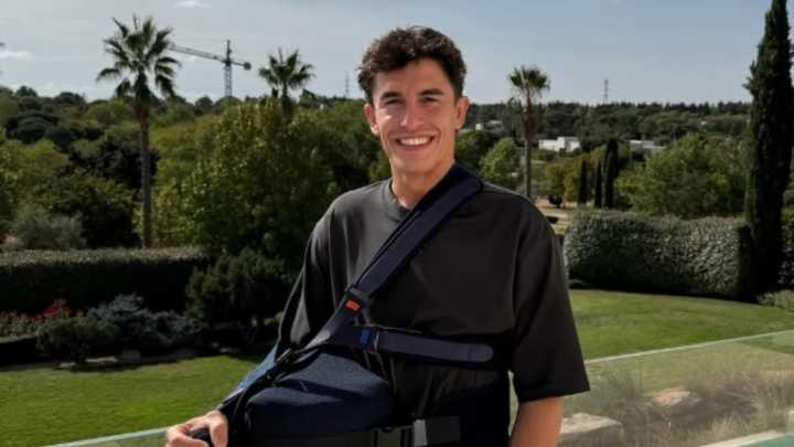 "Márquez se hubiera jugado su carrera volviendo": ojo a cómo habla el médico de MotoGP de la lesión de Marc