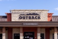 Outback cierra de manera abrupta 21 restaurantes