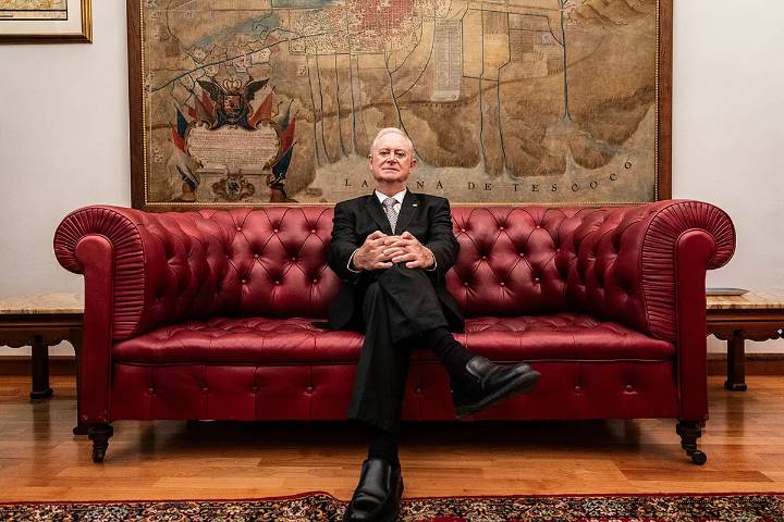 Enrique Moradiellos: "La transición es un hito referencial para la sociedad española"