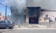 Punta Alta: voraz incendio en un taller mecánico y un comercio de la zona céntrica