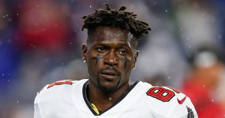 Antonio Brown pleads not guilty to attempted murder