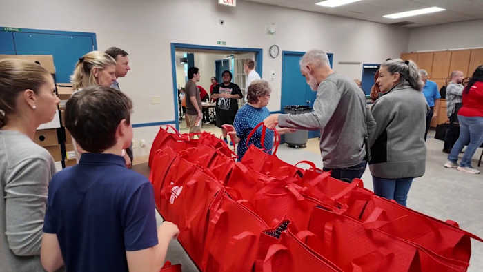 ‘Great for the community:’ Orlando Commissioner Sheehan’s turkey giveaway draws big turnout