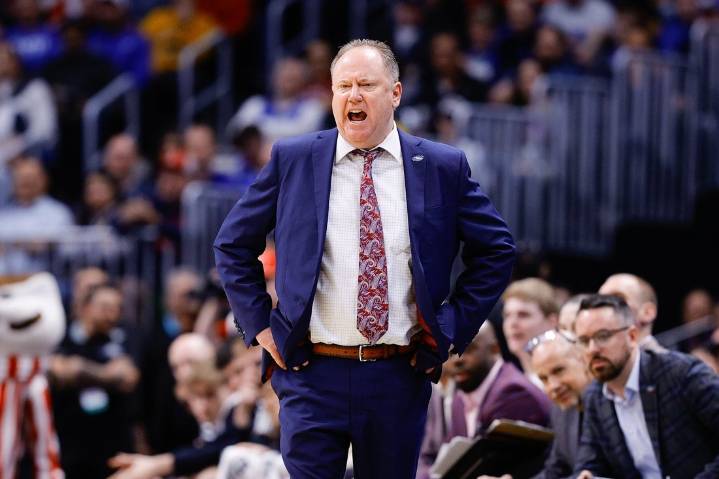 Deadspin | John Blackwell (31), No. 24 Wisconsin put away Campbell